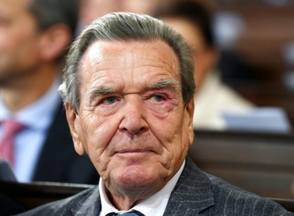 Schröder pflichtet Merz bei: ''Auf gar keinen Fall'' am Iran-Krieg beteiligen