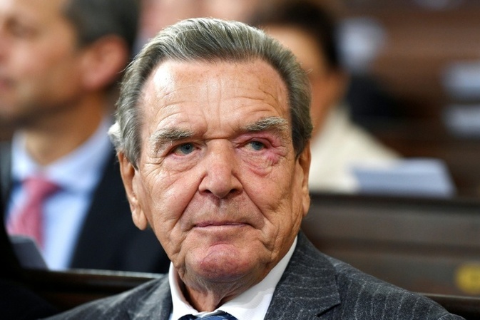 Schröder pflichtet Merz bei: ''Auf gar keinen Fall'' am Iran-Krieg beteiligen