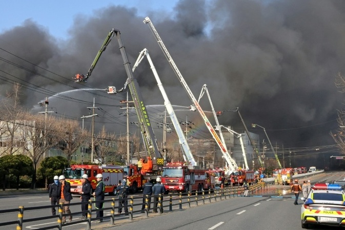 14 Tote bei verheerendem Brand in Autoteilefabrik in Südkorea