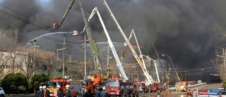 14 Tote bei verheerendem Brand in Autoteilefabrik in Südkorea