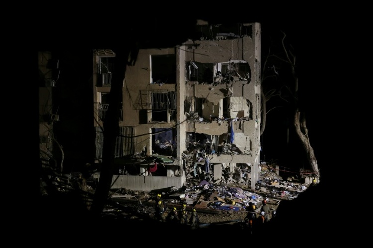 Mehr als 100 Verletzte bei Raketenangriffen nahe israelischer Atomanlage