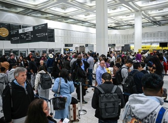 Haushaltsstreit: Trump kündigt Einsatz von ICE-Mitarbeitern an Flughäfen an