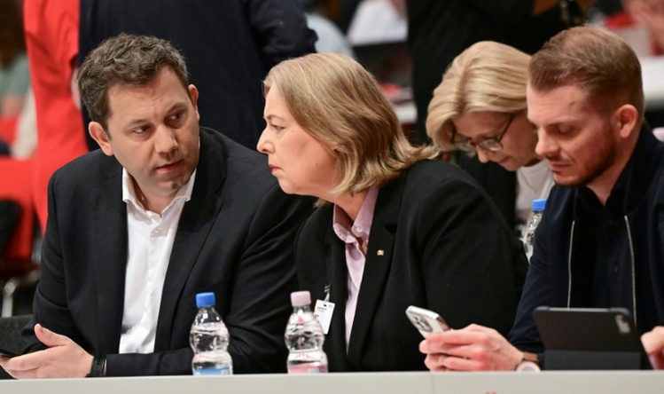 SPD-Generalsekretär gegen Klingbeil-Ablösung und will auch selbst im Amt bleiben