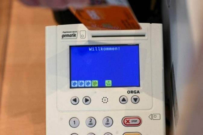 Debatte über Abschaffung von kostenloser Krankenversicherung für Ehepartner