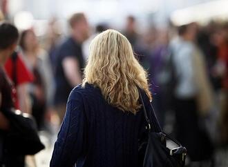 Prominente Frauen legen Plan gegen digitale Gewalt vor