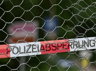 Scharfe Handgranate unter Auto vor Einfamilienhaus in Niedersachsen entdeckt