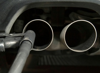 Kein früheres Verbrenner-Aus für BMW und Mercedes: Klimaklagen scheitern am BGH