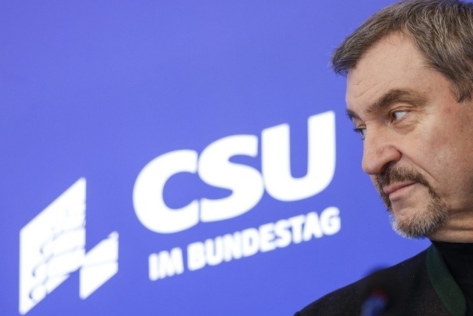 Söder gegen Abschaffung von kostenloser Krankenversicherung für Ehepartner