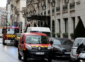 Brand in Pariser Luxushotel ''Bristol'': 400 Menschen evakuiert