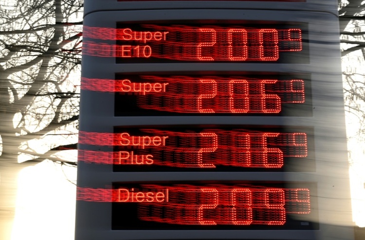 Hohe Spritpreise: Umwelthilfe schlägt autofreie Sonntage vor