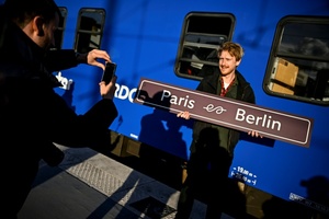 Neuer Nachtzug aus Paris pünktlich in Berlin angekommen