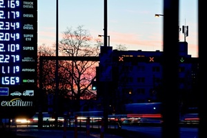 Tankstellen-Preisregel beschlossen - Koalition will weitere Entlastungen prüfen