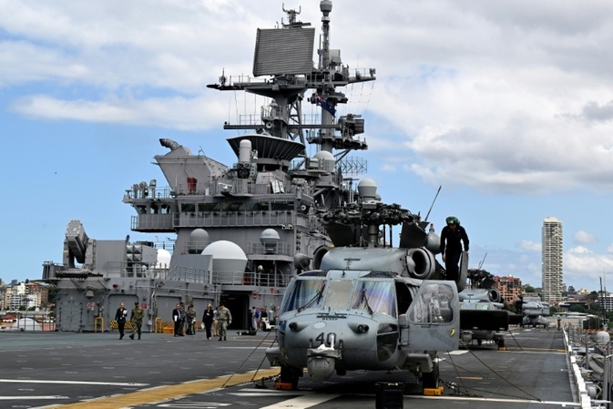 Amphibisches Angriffsschiff ''USS Tripoli'' in Golfregion eingetroffen