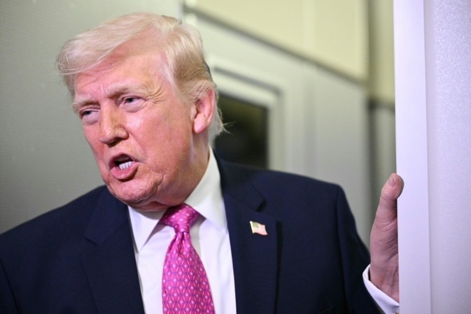 Trump droht mit ''Vernichtung'' der Ölinsel Charg und aller Kraftwerke im Iran