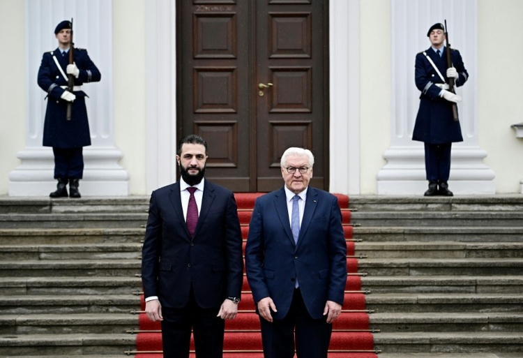 Syriens Übergangspräsident al-Scharaa von Steinmeier in Berlin empfangen