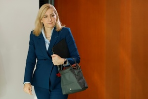 Debatte um Kassenreform nimmt Fahrt auf - Warken mahnt Kompromissbereitschaft an