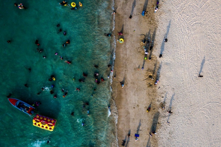 Urteil: Familie erhält Schadenersatz für bei Flug beschädigten Kinderwagen