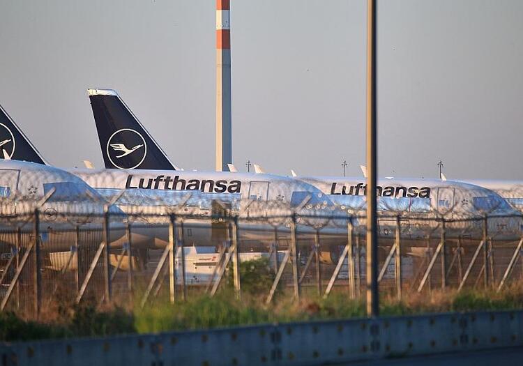 Bericht: Lufthansa prüft Kapazitätskürzung wegen Iran-Krieg