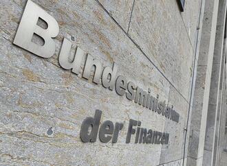 Führende Unionspolitiker fordern strikten Spar- und Reformkurs