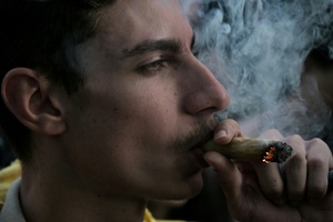 Evaluation Cannabis-Legalisierung: Kein Anstieg von Konsum - aber andere Probleme