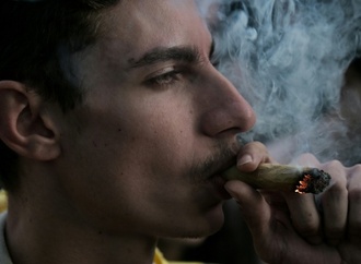 Evaluation Cannabis-Legalisierung: Kein Anstieg von Konsum - aber andere Probleme