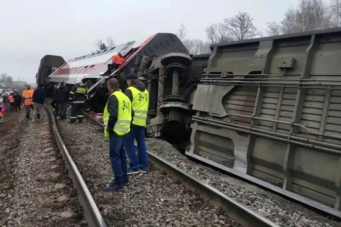 Mindestens 22 Verletzte nach Entgleisung von Personenzug in Russland