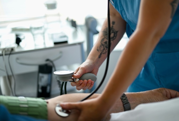 Debatten über Kosteneinsparungen im Gesundheitswesen gehen weiter