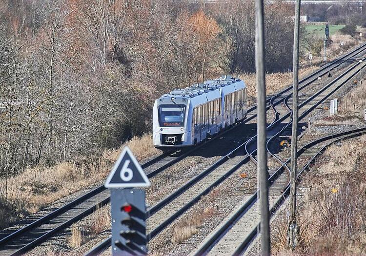 Bahngewerkschaft fordert wegen Spritpreisen günstige Zugtickets