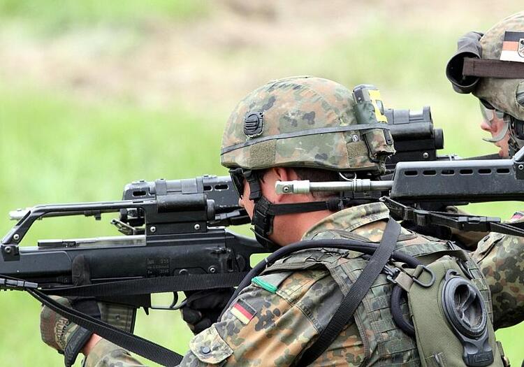 Ausreisen: Kriegsdienstgegner sehen Vorbereitung für Wehrpflicht