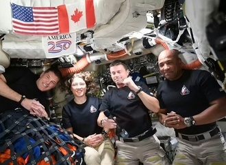 Artemis-2-Astronauten nach Rekord auf dem Rückweg zur Erde