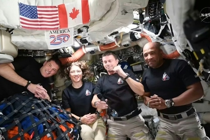 Artemis-2-Astronauten nach Rekord auf dem Rückweg zur Erde