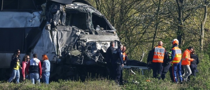 TGV kollidiert mit Lastwagen in Frankreich - Lokführer getötet