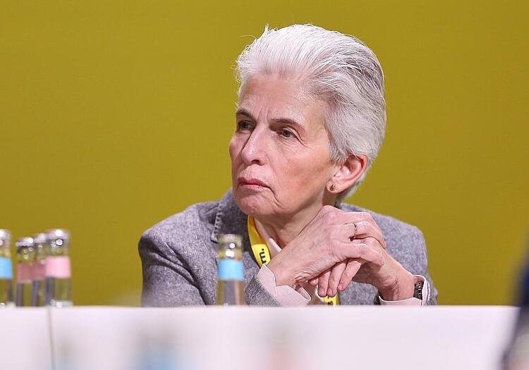 Strack-Zimmermann fordert Klimaprämie