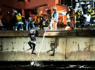 Riesiges Baugerüst stürzt ein - Vier Verletzte und ein Vermisster in Japan