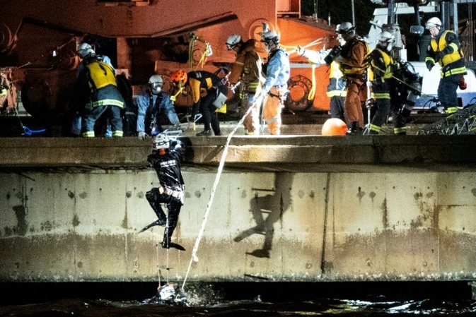 Riesiges Baugerüst stürzt ein - Zwei Tote
