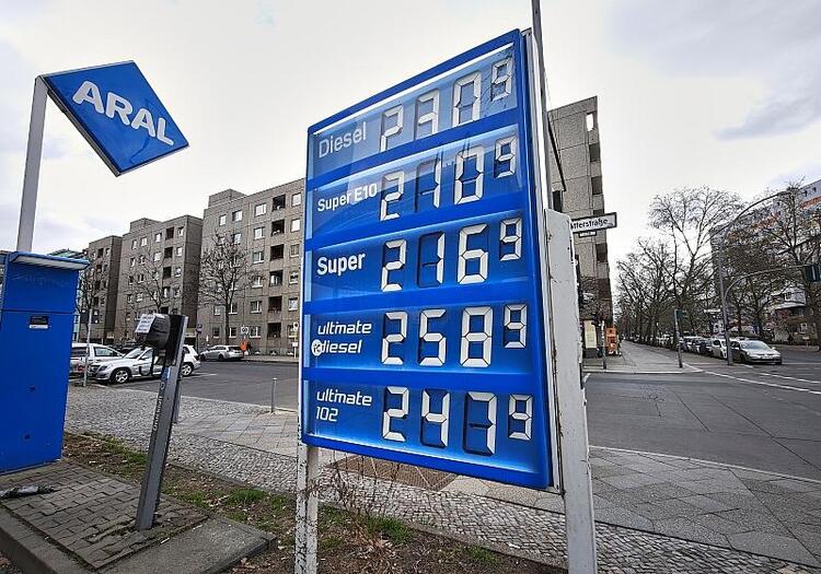 Aiwanger kritisiert neue Tankstellen-Regel als 