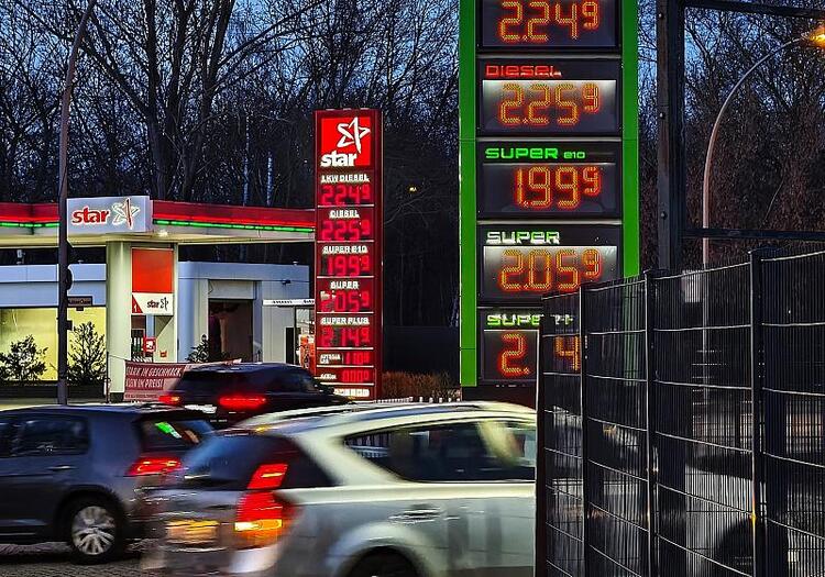 Ost-Regierungschefs fordern Aussetzen der CO2-Abgabe auf Benzin