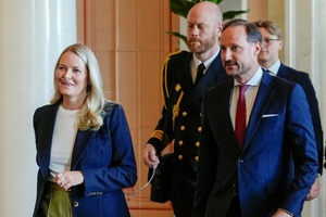 Kronprinzessin Mette-Marit zeigt sich erstmals mit Sauerstoffgerät