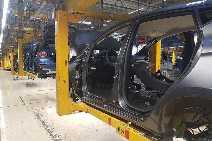 Autolobby unterstützt Reiche im Regierungsstreit