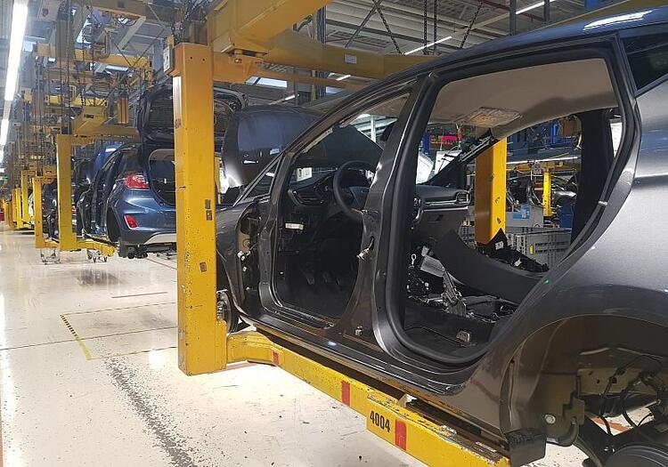 Autolobby unterstützt Reiche im Regierungsstreit