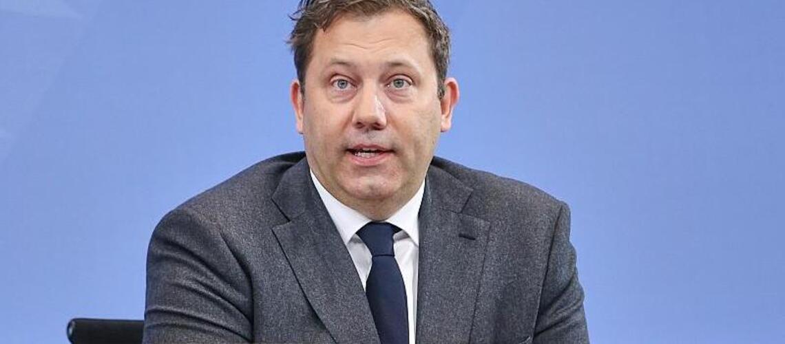 Klingbeil: Mineralölkonzerne verstärkt kartellrechtlich im Fokus