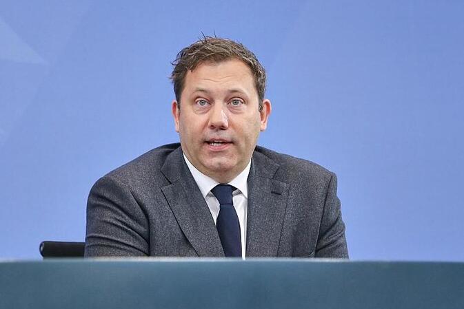 Klingbeil: Mineralölkonzerne verstärkt kartellrechtlich im Fokus