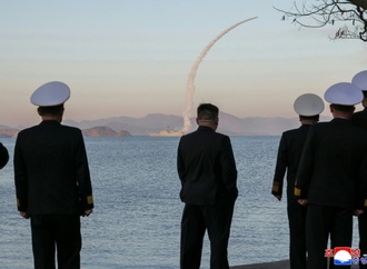 Staatsmedien: Nordkorea feuert Raketen von Marinezerstörer ab