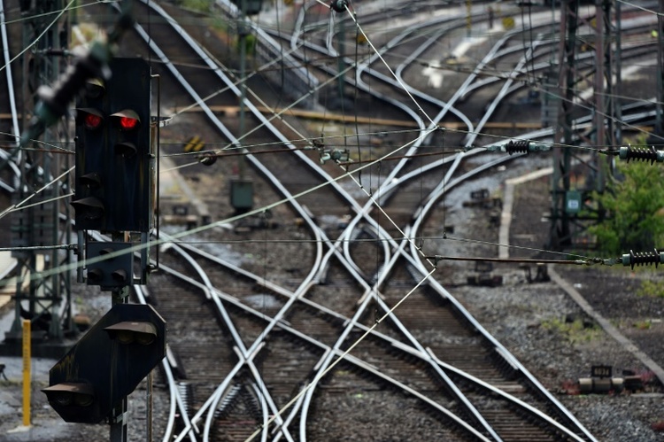Kabelschaden legt Gelsenkirchener Hauptbahnhof lahm - Polizei prüft Sabotage