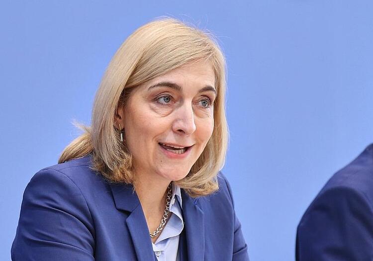 Warken stellt GKV-Sparpaket vor