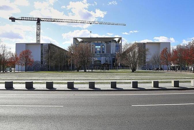 DGB ruft Merz zu Benzingipfel mit Ölkonzernen auf