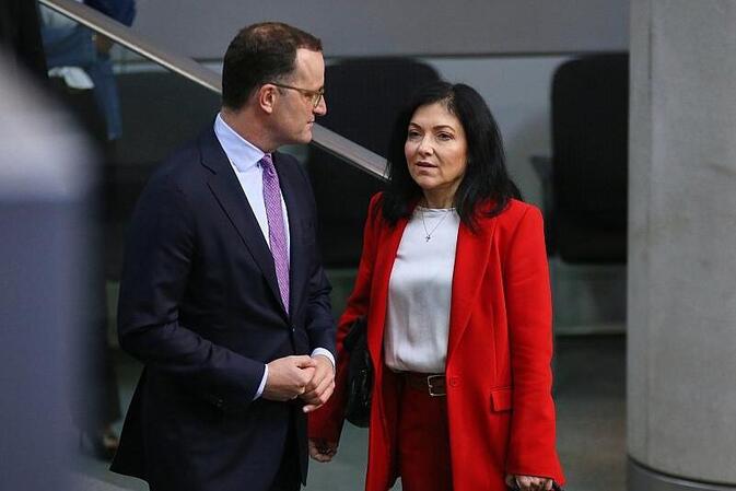 Spahn stärkt Reiche demonstrativ den Rücken