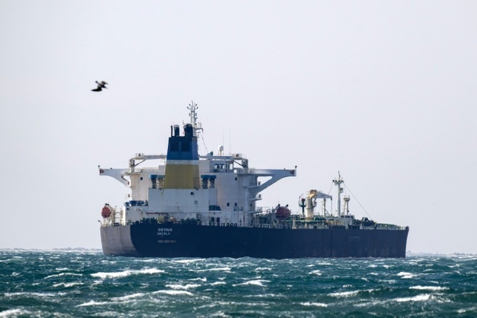 Von Frankreich festgesetzter Schattenflotten-Öltanker setzt Fahrt nach Strafe fort