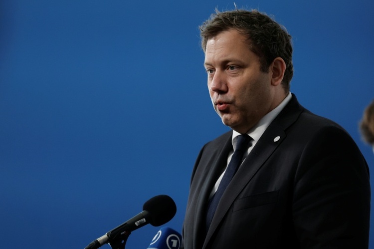 Treffen der internationalen Linken in Barcelona: Klingbeil beschwört Solidarität