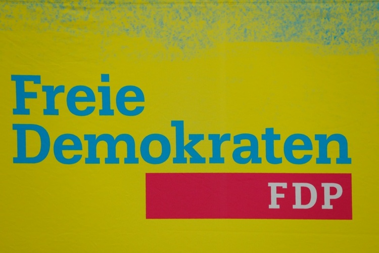 Nordrhein-westfälische FDP stärkt Landeschef Höne mit Wiederwahl Rücken